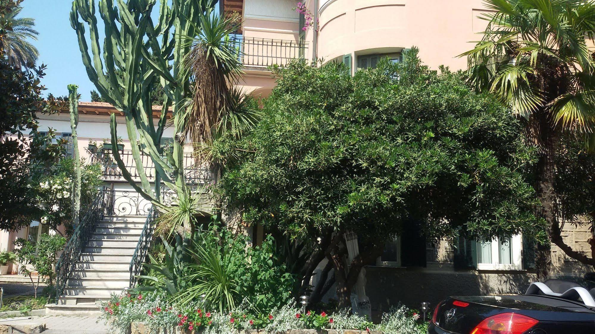 Hotel La Scogliera Bordighera Exterior photo